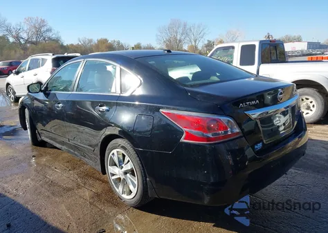 2015 Nissan Altima 2.5 Sv z USA, uszkodzony, nr VIN 1N4AL3AP9FC134849